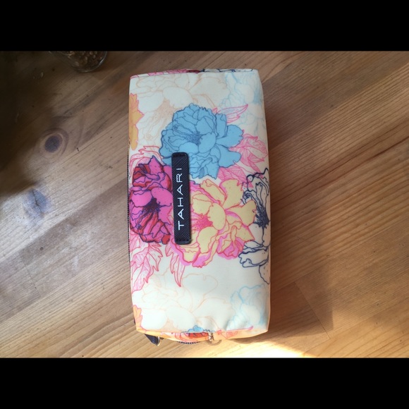 Tahari floral makeup bag - Picture 2 of 4